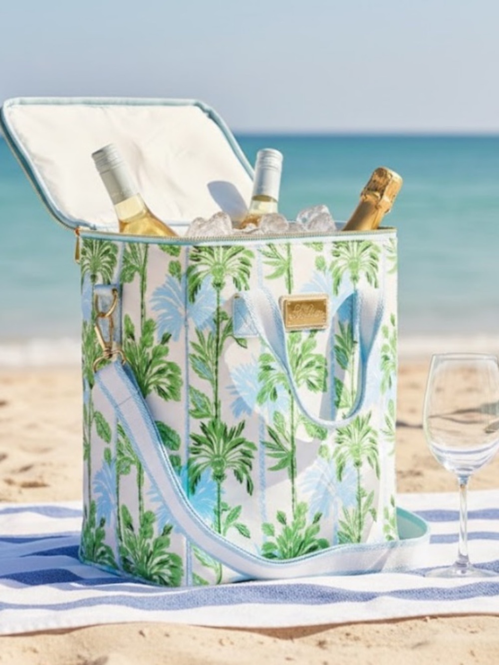 Lilly Pulitzer "Swayin In The Breeze Home" Insulated Wine Carrier (4BTL)